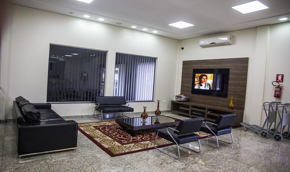 Hotel Baeza Goiatuba Екстер'єр фото